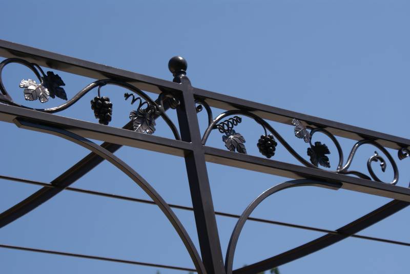 PERGOLA AVEC FRISE DECORATIVE